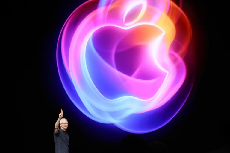Tim Cook, CEO da Apple, durante o evento de lançamento do iPhone 16 cujo tema foi It’s Glowtime.