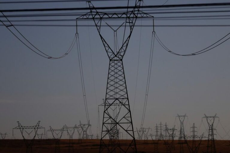 Incêndio em Subestação no Paraná Causa Apagão e Afeta 300 Mil Clientes no DF e Outros Estados