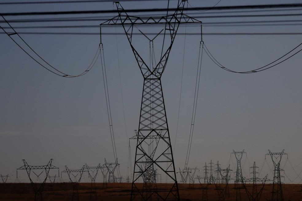 Linha de transmissão de energia, em Brasília.