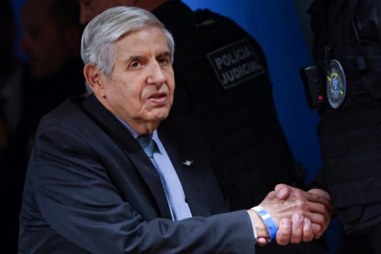 Generais Apostas em Prisão Domiciliar para Augusto Heleno: Entenda o Caso