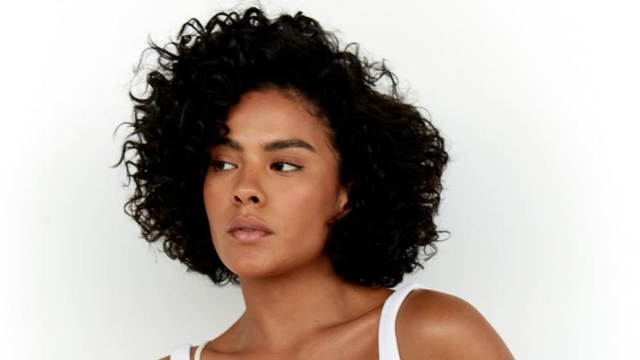 Bella Campos realiza procedimento estético nos glúteos