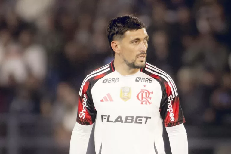 Pendurados do Flamengo: Sete jogadores em risco para o jogo contra o Fortaleza