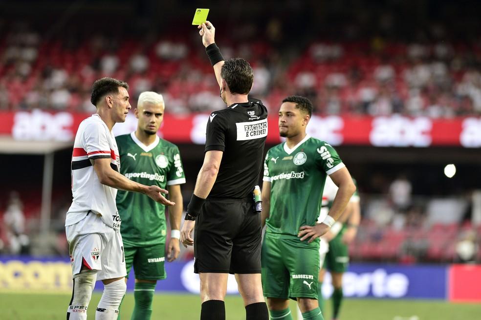 São Paulo x Palmeiras, cartão amarelo para Enzo Díaz e Vitor Roque