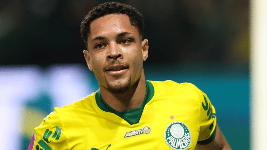 Vitor Roque, do Palmeiras, em jogo contra o Red Bull Bragantino.