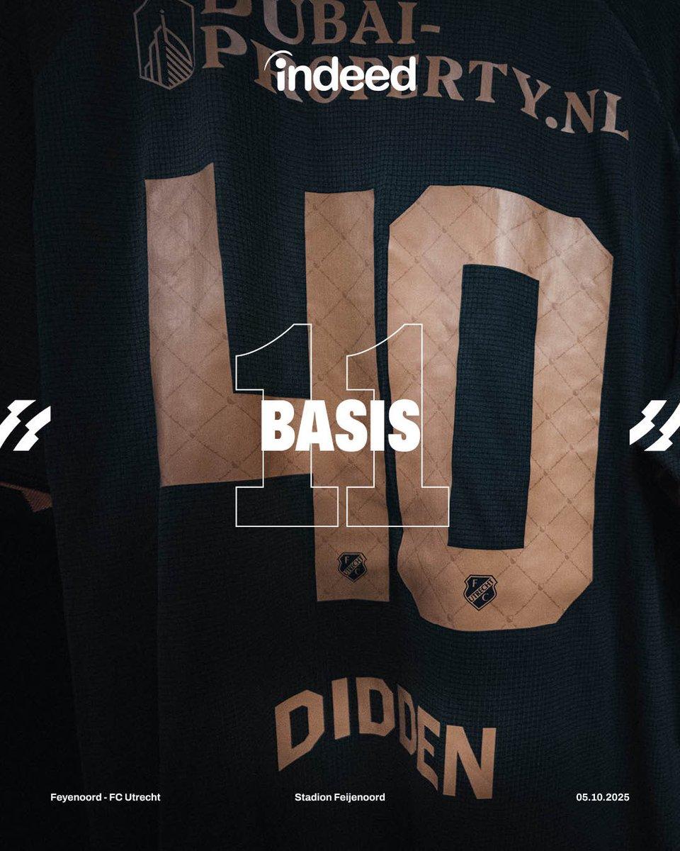 Ueda marca o gol da vitória do Feyenoord contra o FC Utrecht