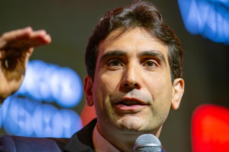 Queda no Preço da Gasolina Pode Manter Inflação Dentro da Meta em 2025