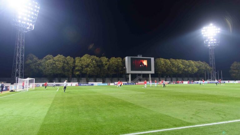 Letônia e Inglaterra em confronto decisivo pelas eliminatórias da Copa do Mundo 2026