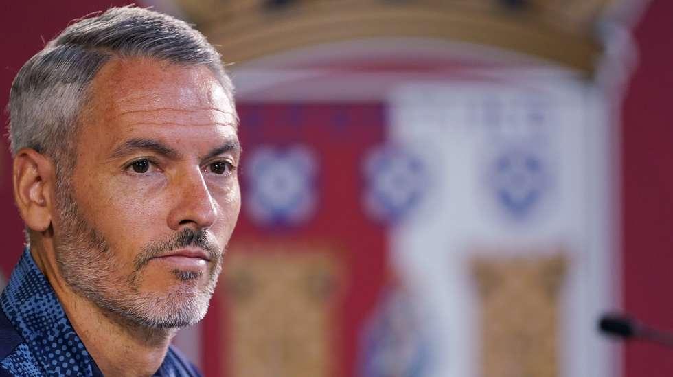 Carlos Vicens na coletiva de imprensa