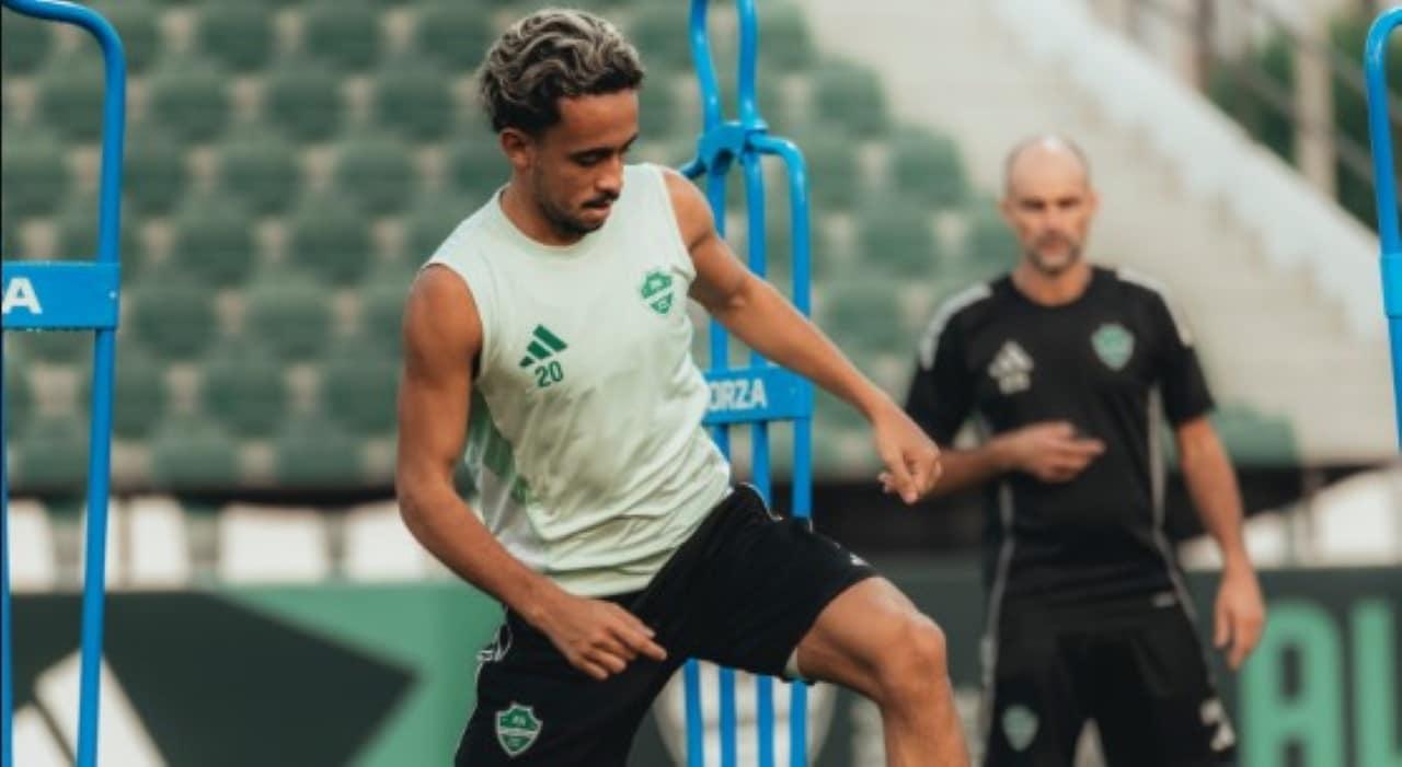 Matheus Gonçalves, jogador do Al-Ahli