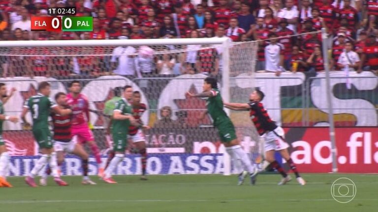 Polêmica no Maracanã: PC Oliveira defende pênalti em Gustavo Gómez no clássico Flamengo x Palmeiras