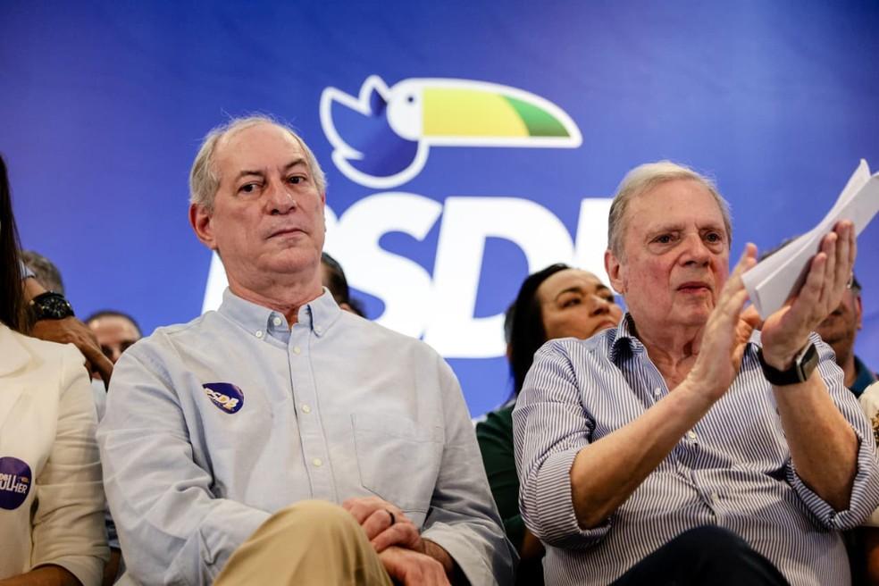 Ciro Gomes se filia ao PSDB ao lado de lideranças da oposição no Ceará