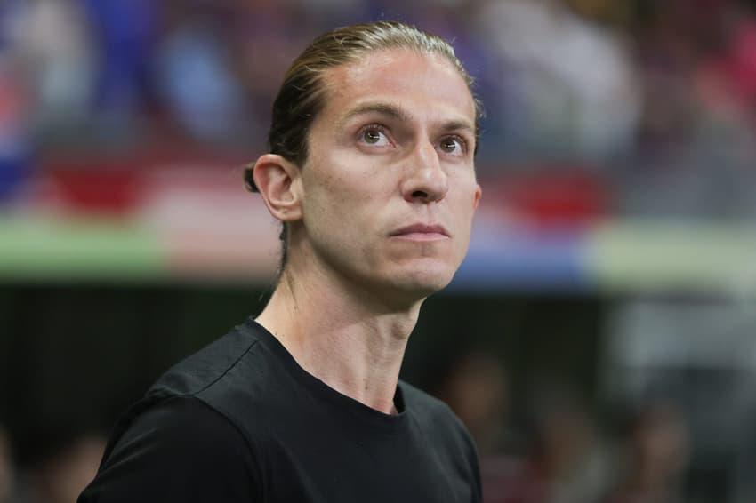 Torcedores mandaram recado para Filipe Luís após vitória do Flamengo no Botafogo