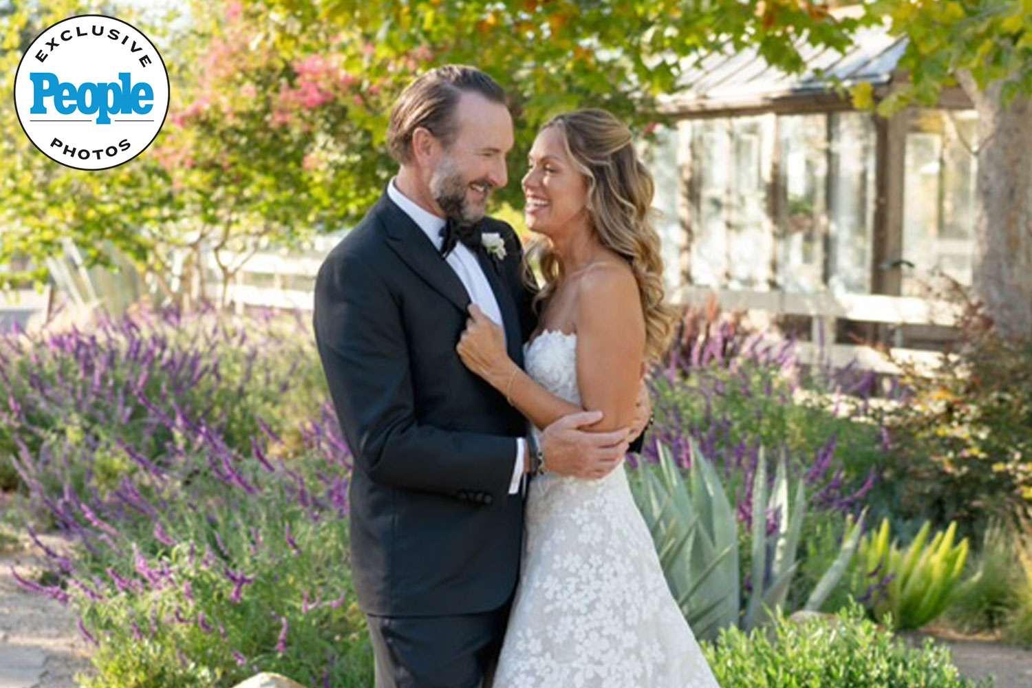 Christine Baumgartner e Josh Connor no casamento