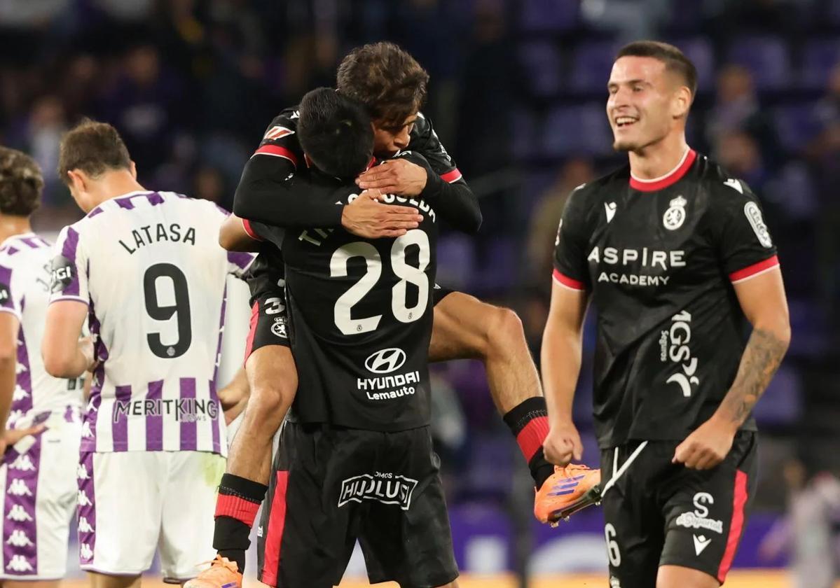 Jogadores da Cultural celebram triunfo