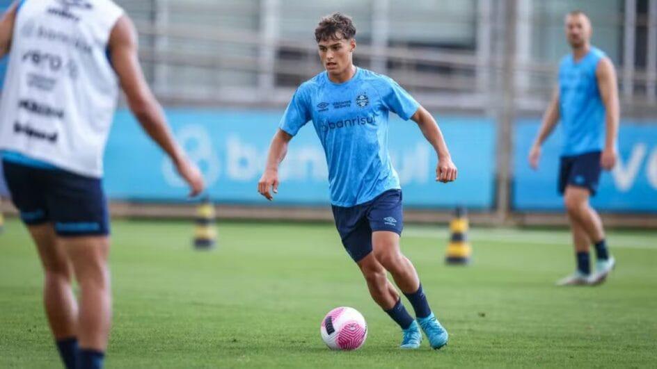 Tiago Augusto atua na base do Grêmio