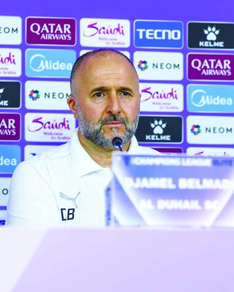 Al Duhail coach Djamel Belmadi durante coletiva de imprensa