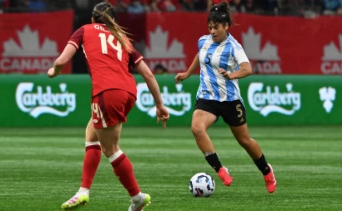 Giovanni Simeone aplica a 'lei do ex' e marca para o Torino