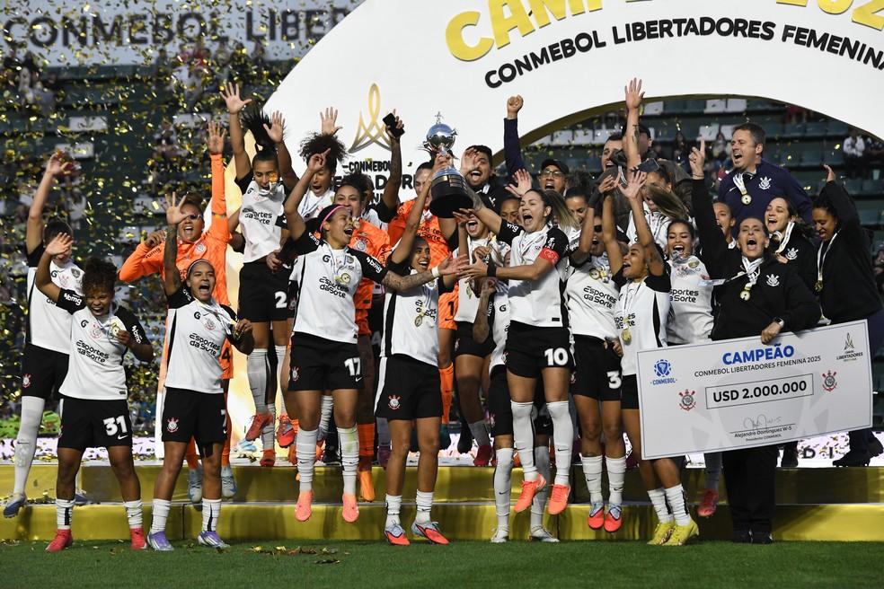 Corinthians celebra título da Libertadores sobre o Deportivo Cali