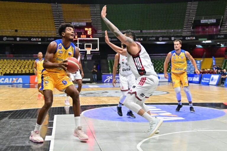 Flamengo e Fortaleza BC disputam duelo decisivo no NBB com elencos invictos