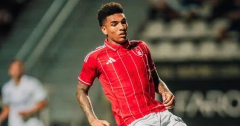 Igor Jesus Brilha em Campo na Batalha entre Newcastle e Nottingham Forest