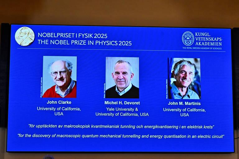 Retratos dos cientistas John Clarke, Michel H. Devoret e John M. Martinis