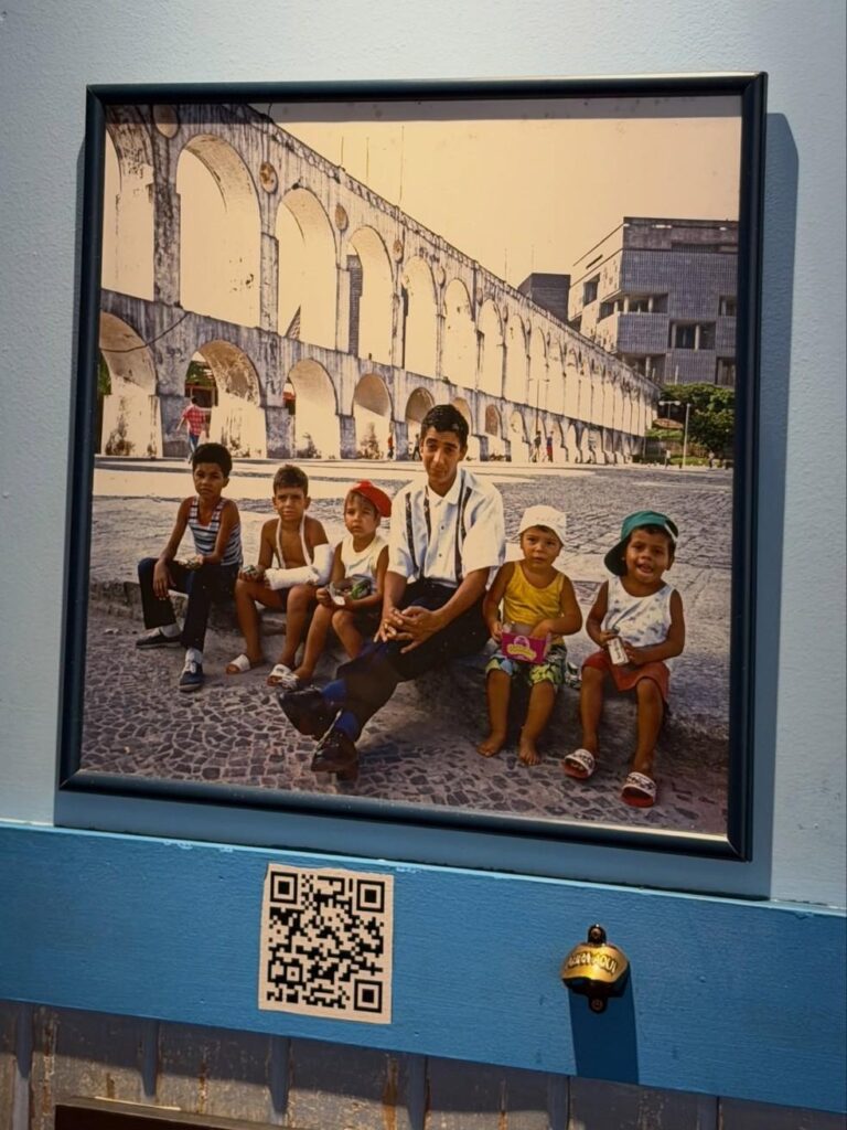 Zeca Pagodinho e João Gomes se reencontram em bar e ‘sextou’ em grande estilo