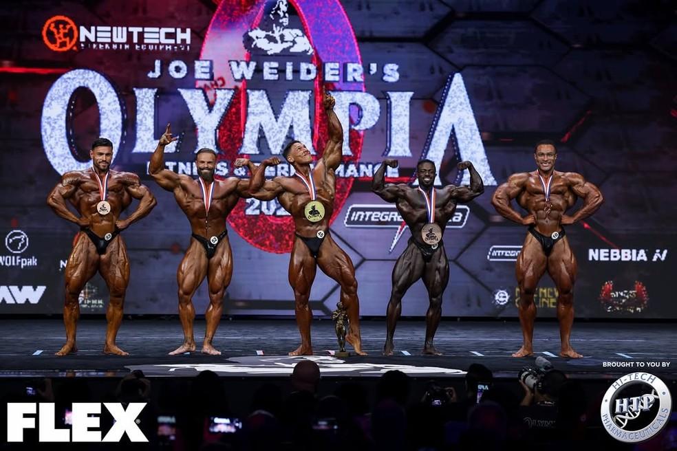 Ramon Dino conquista o título do Mr. Olympia 2025 na Classic Physique