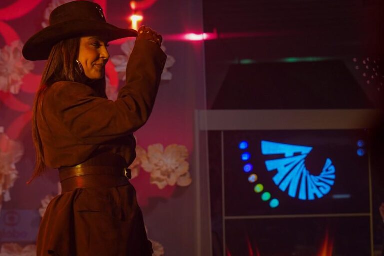 Lauana Prado fala sobre sua carreira e sexualidade em entrevista ao Fantástico