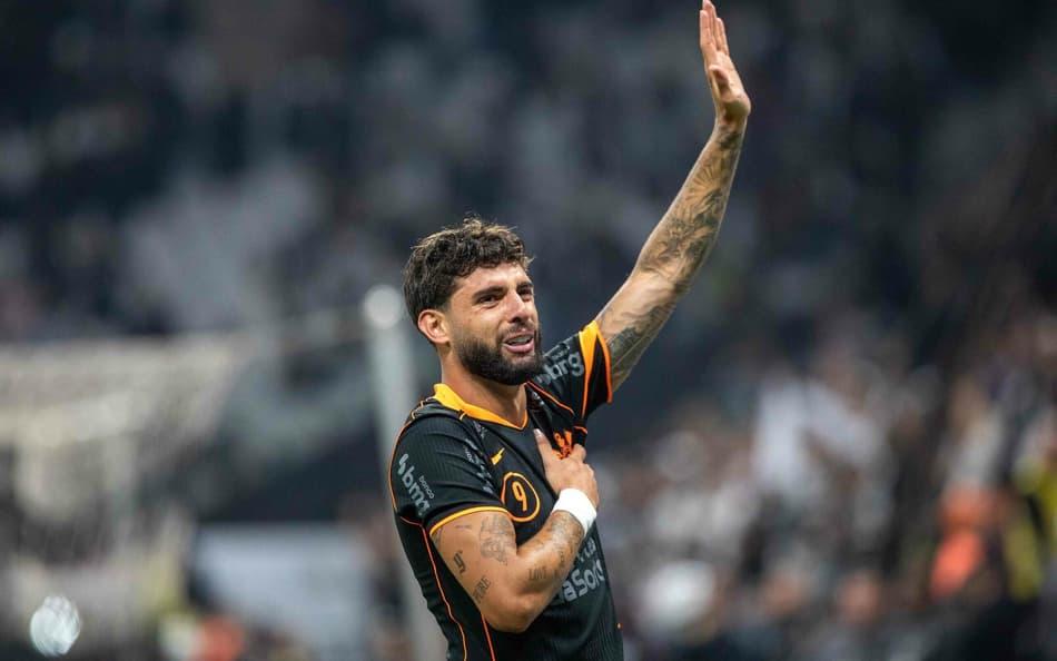 Yuri Alberto se emociona após marcar em Corinthians x Flamengo (Foto: Joisel Amaral/AGIF)