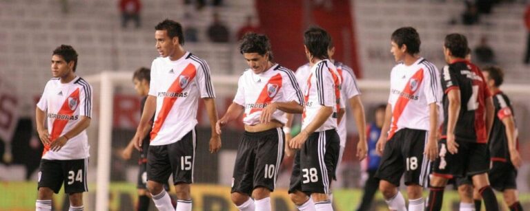 River Plate enfrenta Talleres em partida decisiva do Campeonato Argentino