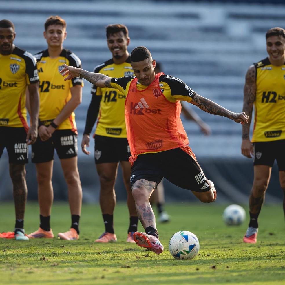 Atlético-MG em treino no estádio George Capwell
