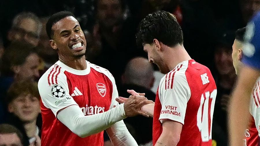 Gabriel Magalhães e Declan Rice comemoram gol do Arsenal sobre o Atlético de Madri em duelo da Champions.