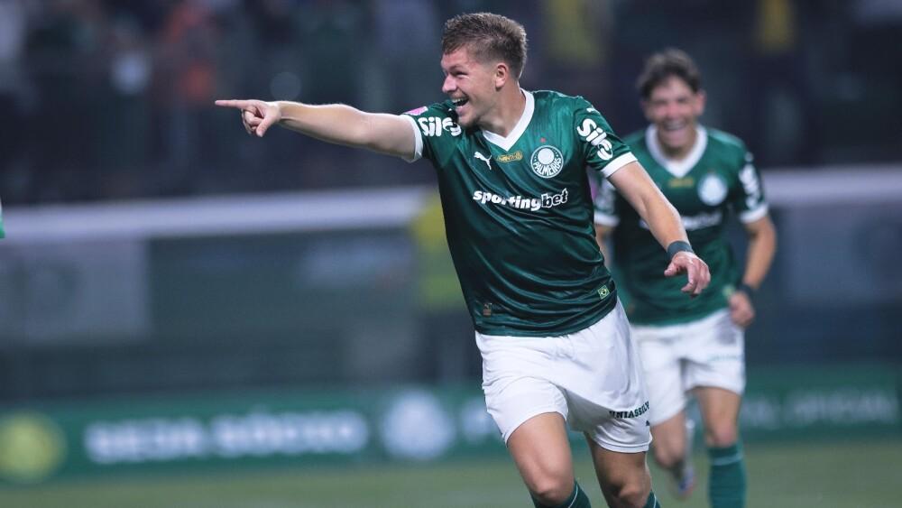 Bruno Fuchs marcou um dos gols na goleada do Palmeiras contra o Juventude.