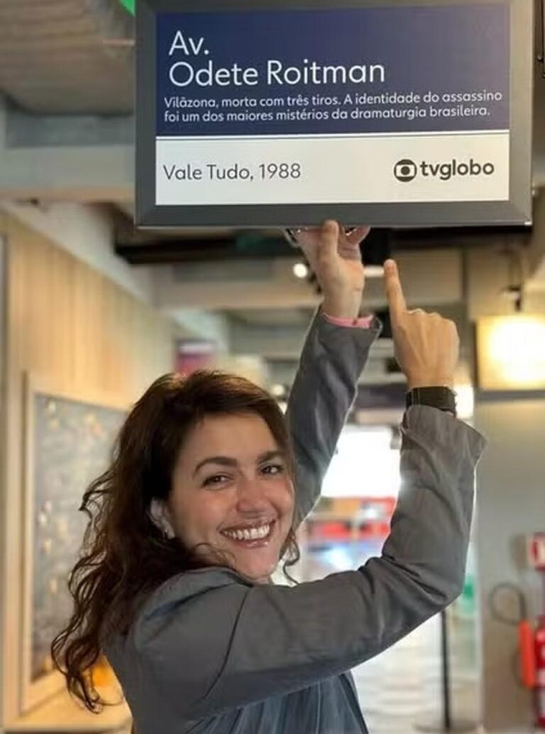 Manuela d’Ávila se Manifesta Após Confusão nas Redes Sociais com Autora de ‘Vale Tudo’