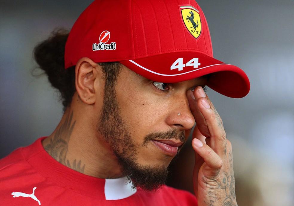 Lewis Hamilton ainda não terminou uma corrida no pódio pela Ferrari
