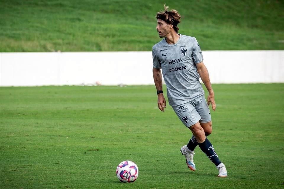 Sergio Canales está de regreso na cancha