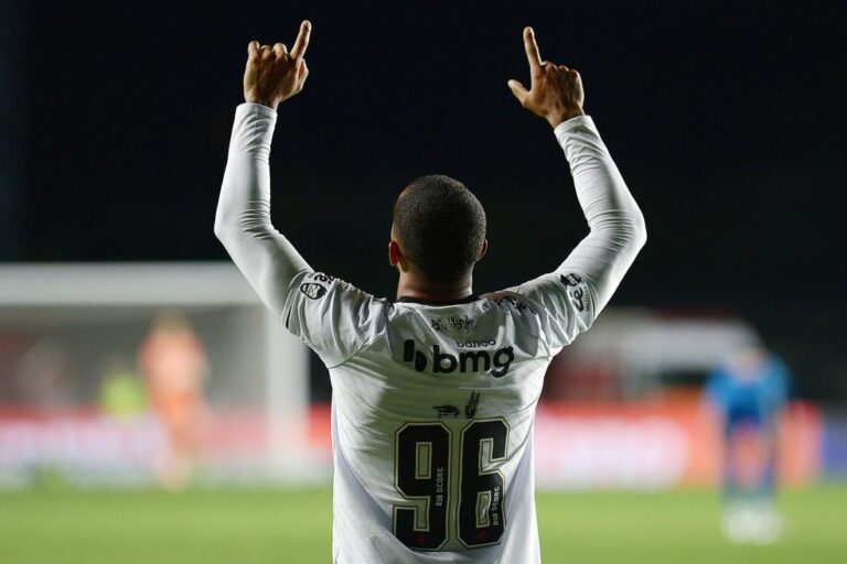 Paulo Henrique, destaque do Vasco, é convocado para a Seleção Brasileira