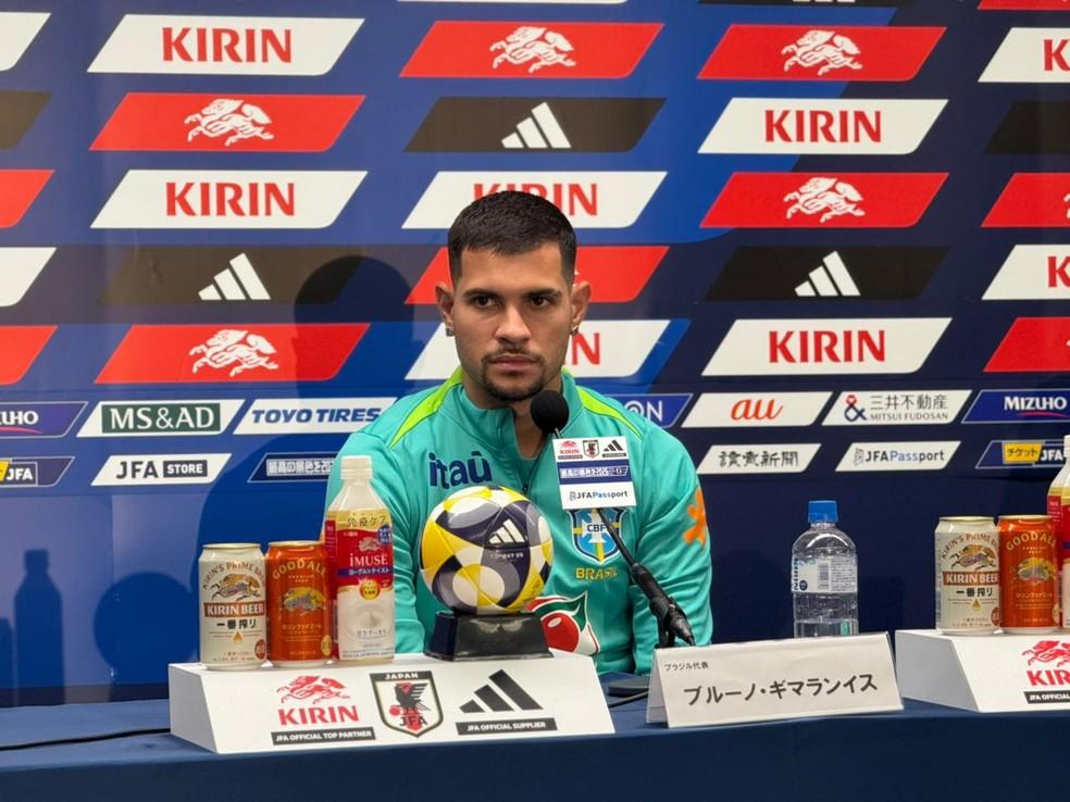 Bruno Guimarães em coletiva da Seleção Brasileira