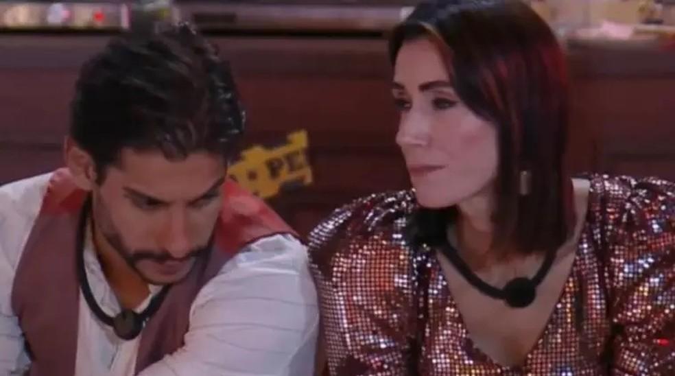 Michelle Barros e Shia Phoenix na festa de 17 de outubro em 'A Fazenda'