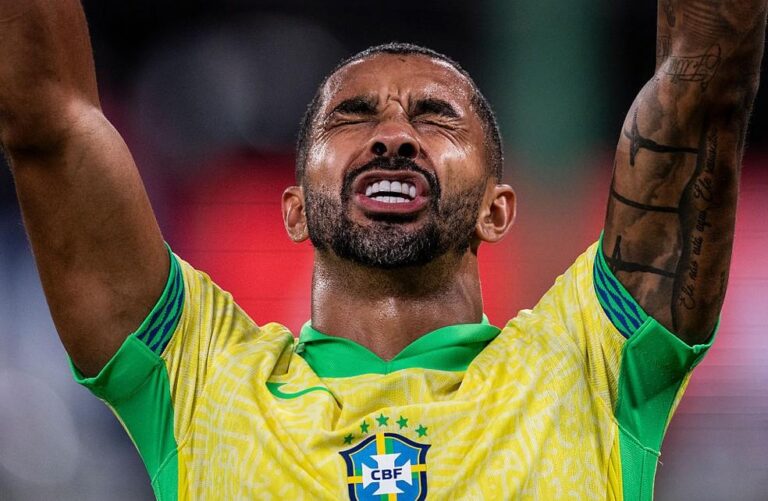 Paulo Henrique marca gol em sua estreia titular e brilha na Seleção Brasileira