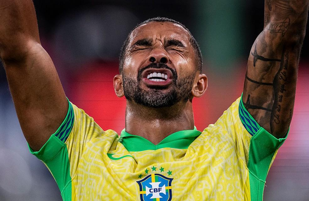 Paulo Henrique comemora gol pela seleção brasileira