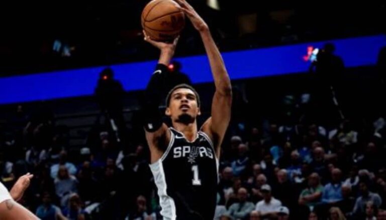 San Antonio Spurs desafiam New Orleans Pelicans em emocionante confronto da NBA