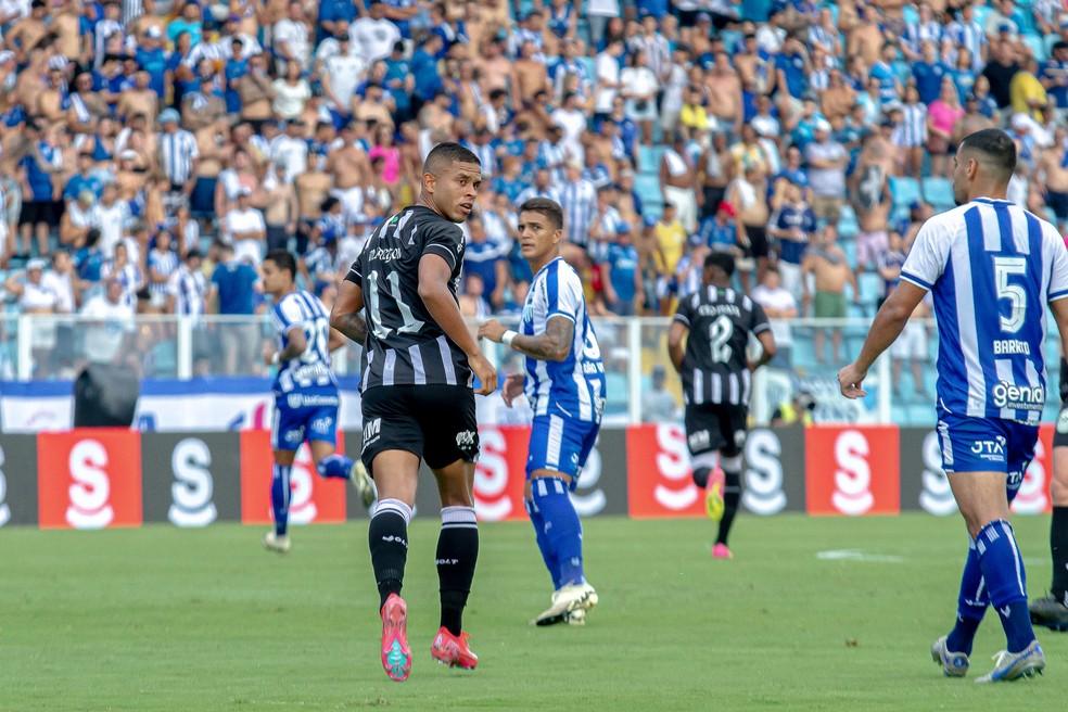 Marlyson no clássico Avaí x Figueirense pelo Campeonato Catarinense