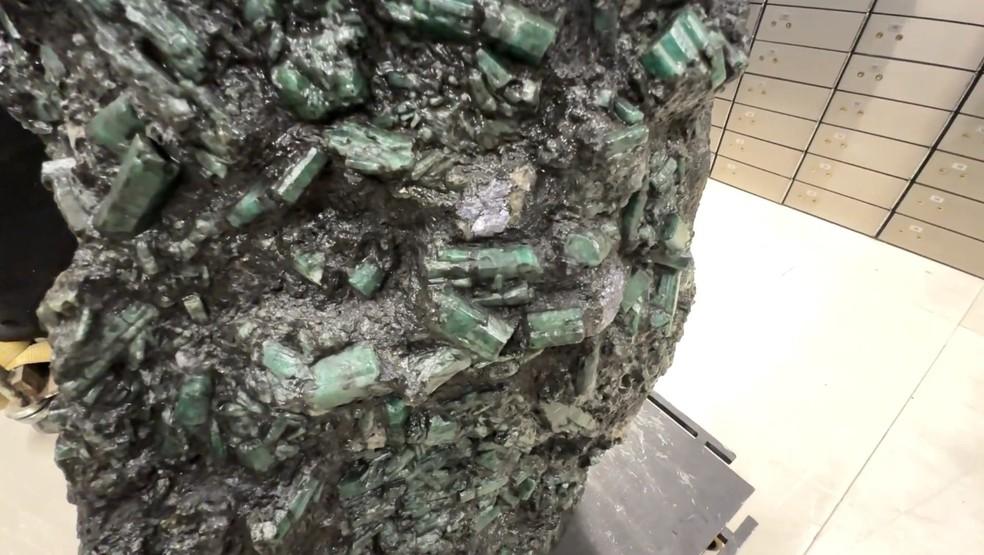 Canga de esmeralda em bunker de SP