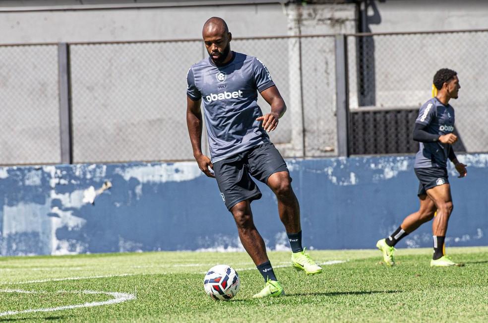 Reynaldo, zagueiro do Remo