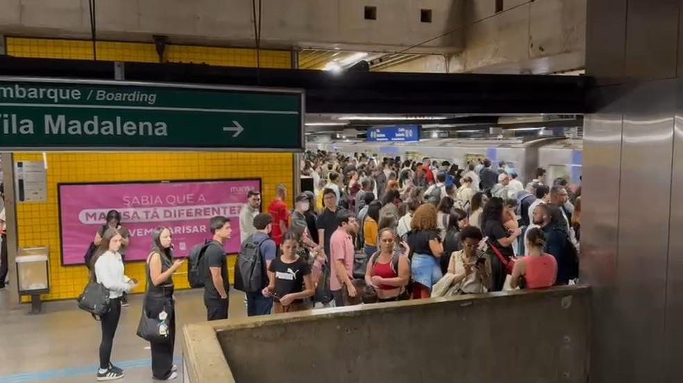 Estação Chácara Klabin fica lotada após interferência na Linha 2-Verde