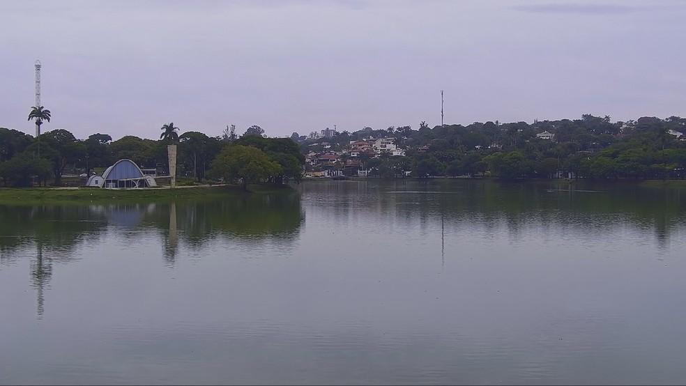 Lagoa da Pampulha, nesta segunda-feira (3), tempo nublado e temperatura de 19°C.