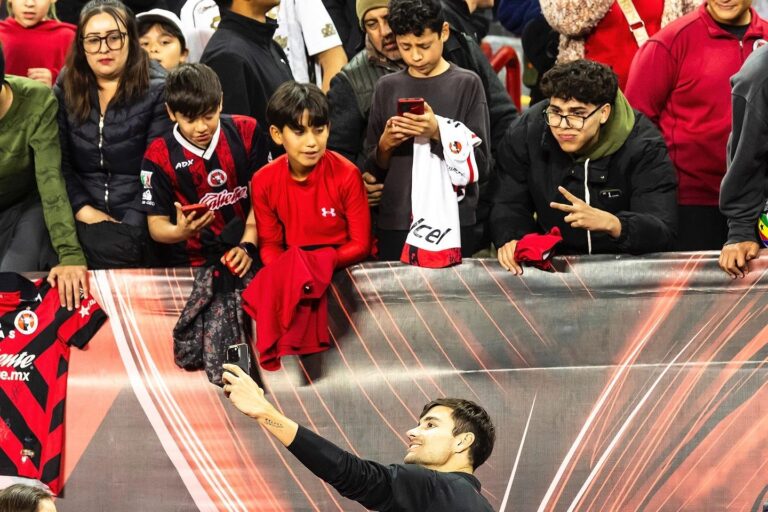 Unai Bilbao Confia na Força do Estádio Caliente para o Play-in da Liga MX