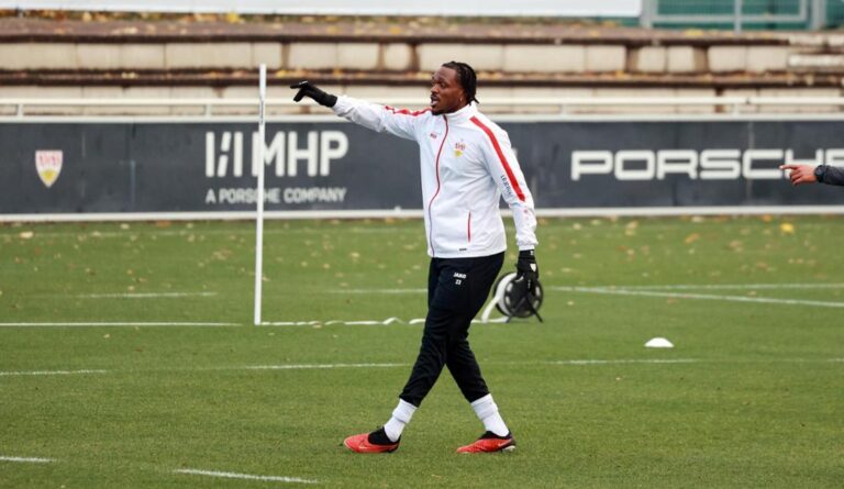 Dan-Axel Zagadou pode voltar a jogar pelo VfB Stuttgart contra o Borussia Dortmund