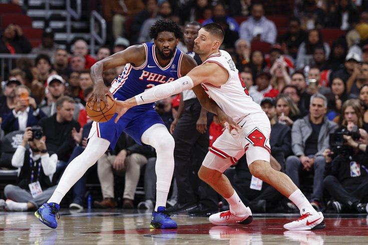 Joel Embiid fora do jogo dos Sixers contra os Bucks; Paul George retorna